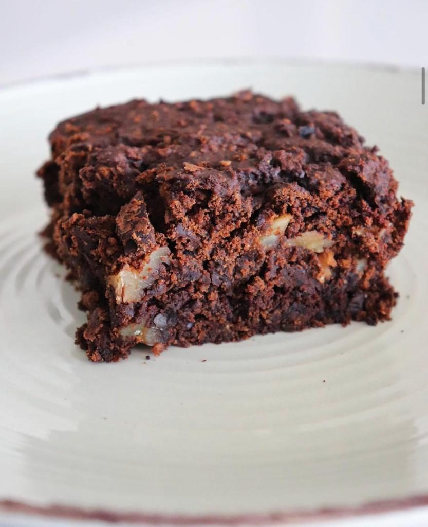 BROWNIE DE FEIJÃO CHOCOLATUDO